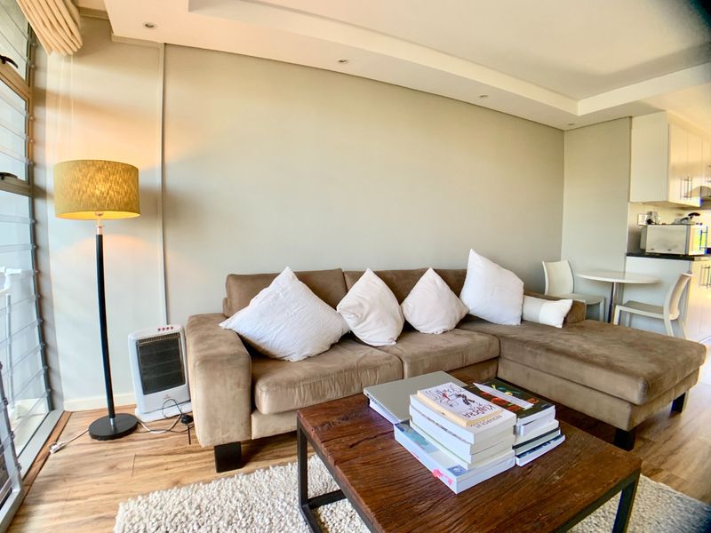 1 Bedroom, 1 Bathroom, Parking  - Photo 2