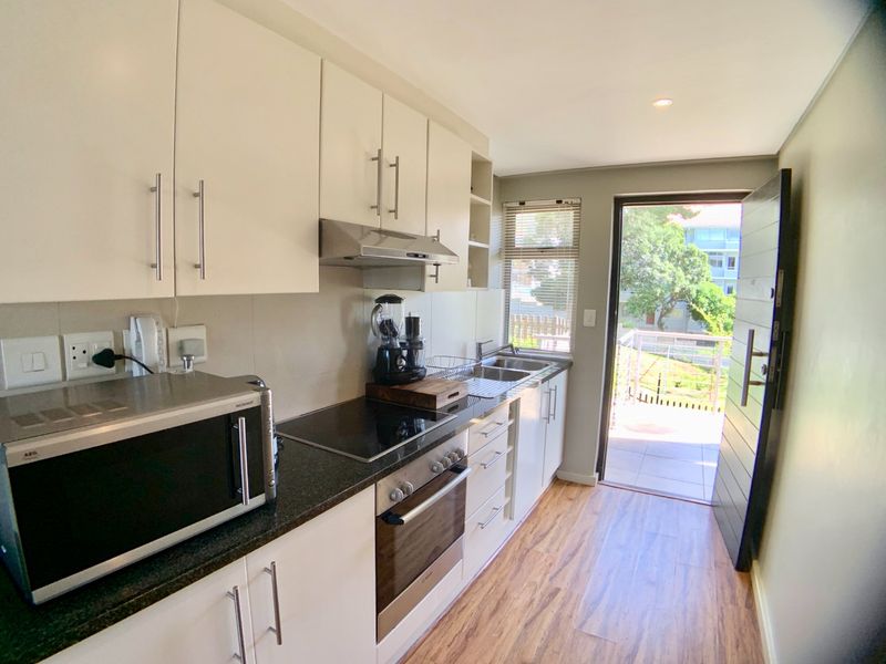 1 Bedroom, 1 Bathroom, Parking  - Photo 2