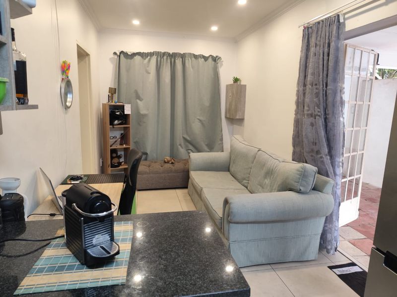 1 Bedroom Fully Furnished Cottage - Photo 2