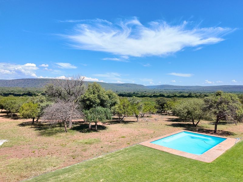 294 ha Game Farm Ellisras with 5 bedrooms and swimming pool - Photo 7