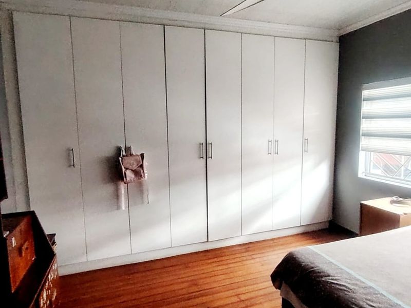 6 BEDROOM HOUSE IN HIGHGATE - Photo 5