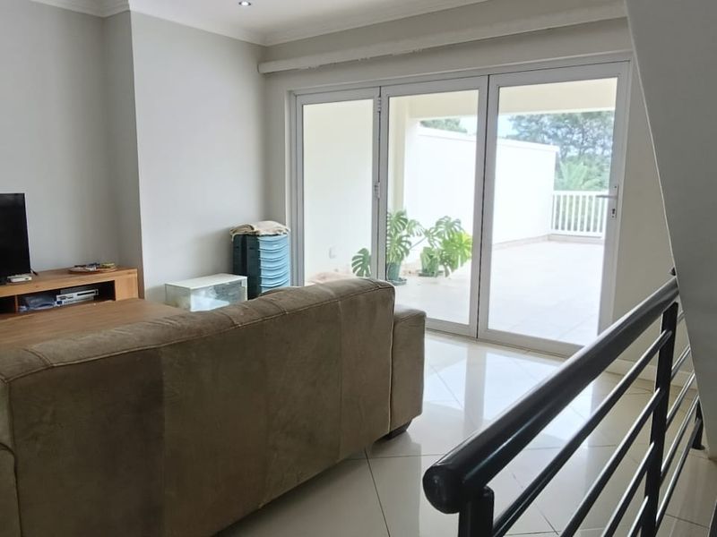 To let in Kindlewood, spacious 4 bedroom, pet friendly townhouse in secure Estate. - Photo 7