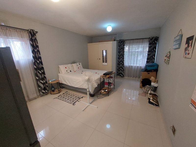 Cosy Morningside Flat with Easy Living - Photo 5