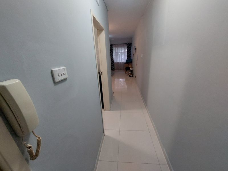 Cosy Morningside Flat with Easy Living - Photo 8