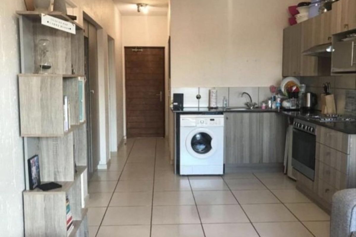 2 bedroom Apartment For sale in Paulshof Sandton  - Photo 3