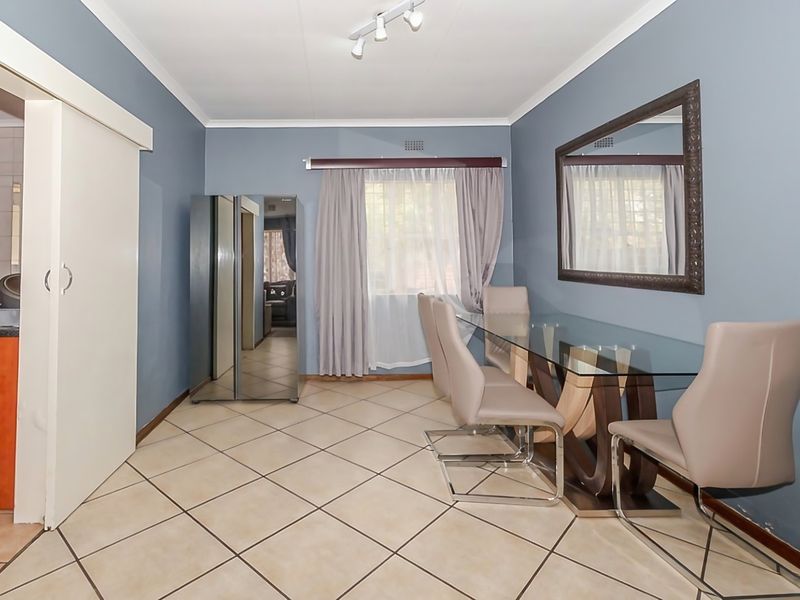 Charming Kempton Townhouse with Private Garden - Photo 6