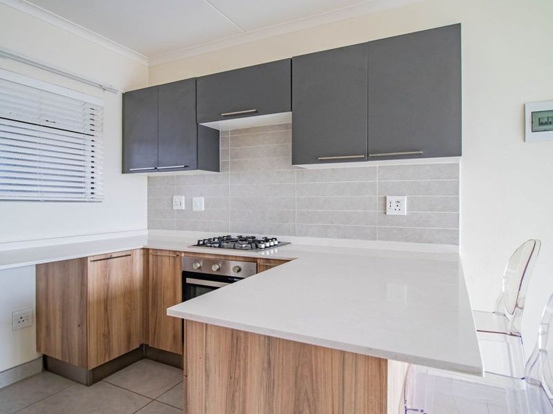 Modern 1-Bedroom Simplex – Secure, Stylish & Perfectly Located! - Photo 5