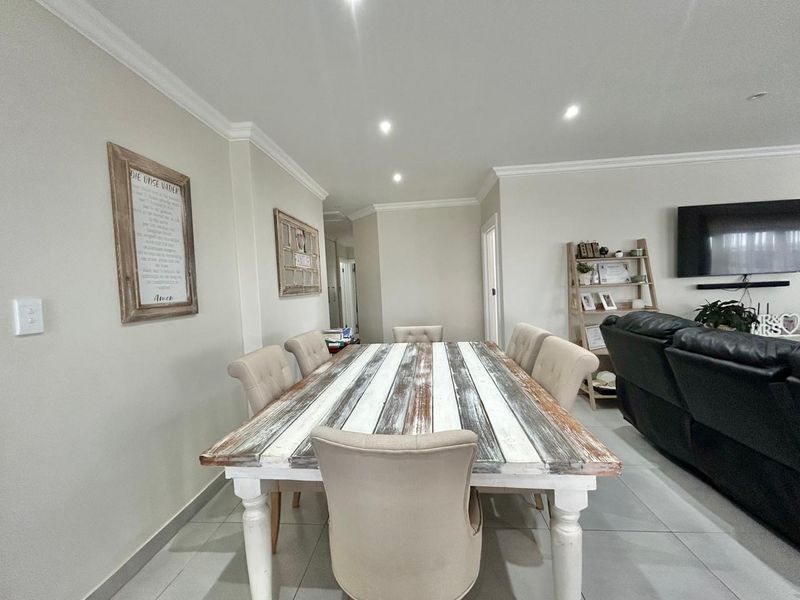 Chic family home in Fountains Estate Jeffreys Bay - Photo 6