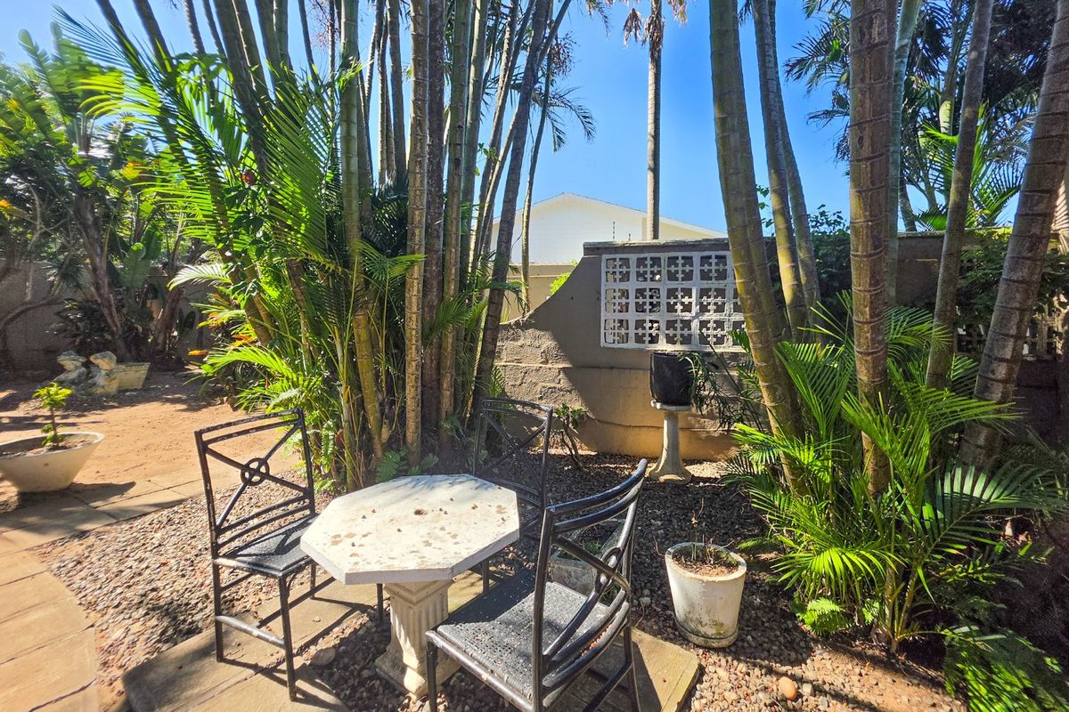 Spacious Home Within Walking Distace To The Beach Plus A Flatlet - Photo 5