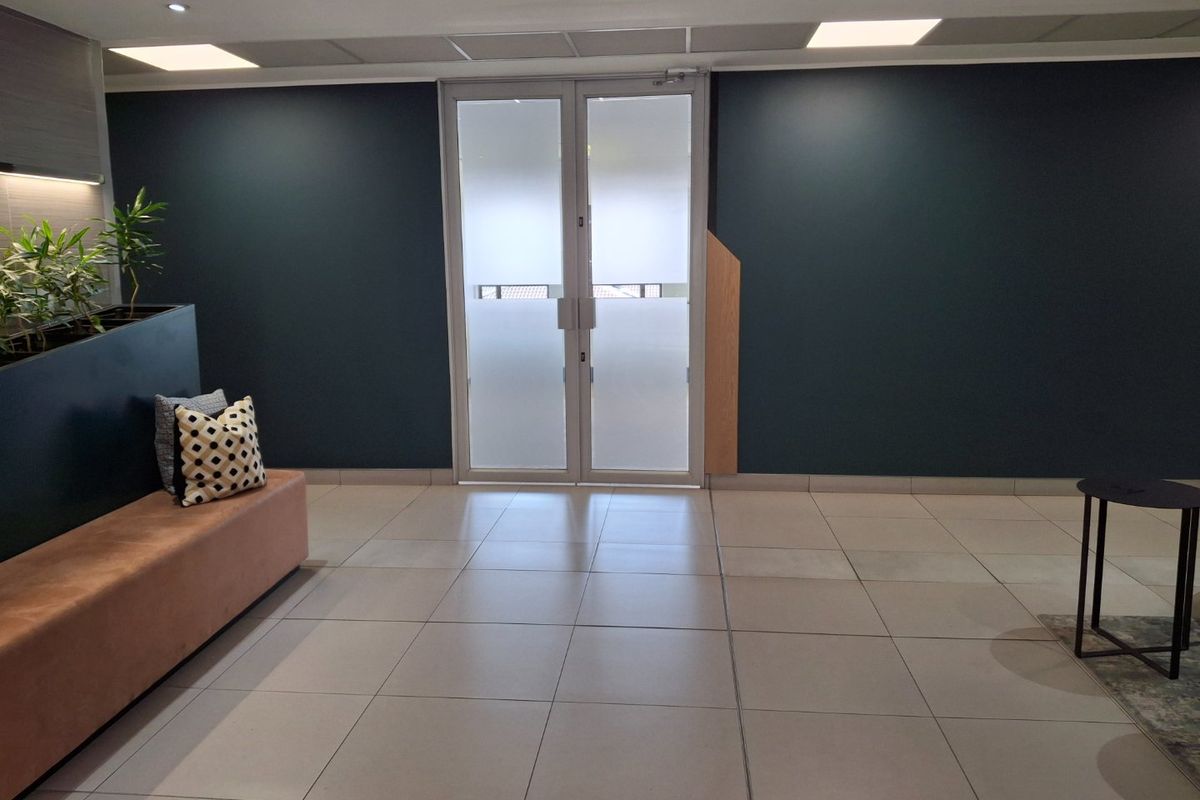 Prime Office Space in Hyde Park  - Photo 4