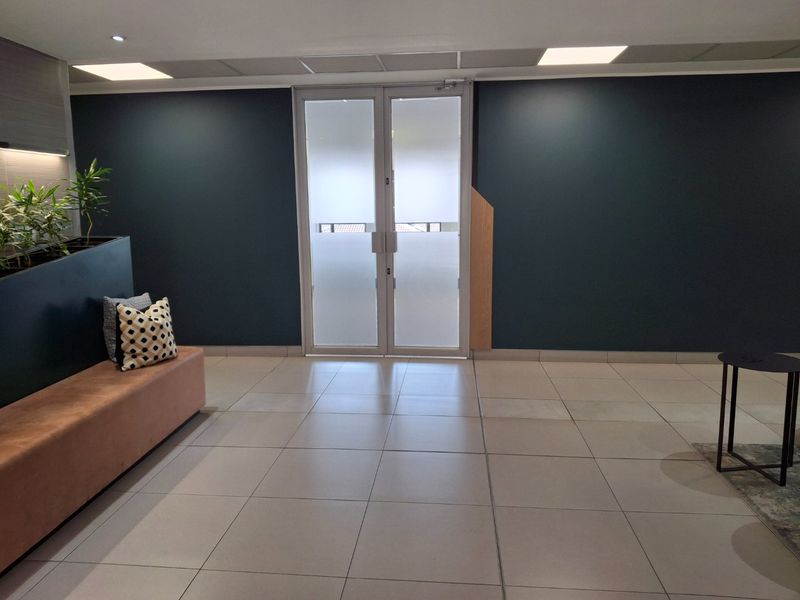 Prime Office Space in Hyde Park  - Photo 4