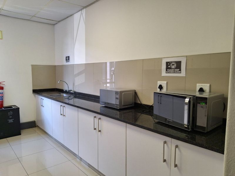 Prime Office Space in Hyde Park  - Photo 8