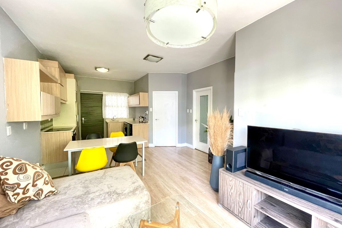 2 Bedroom 2 Bathroom Apartment for Sale - Photo 4