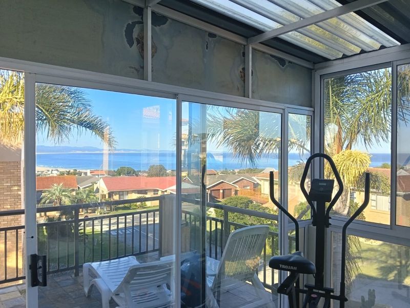 DOUBLE STOREY HOME WITH INCOME POTENTIAL IN WAVECREST, JEFFREYS BAY - Photo 2