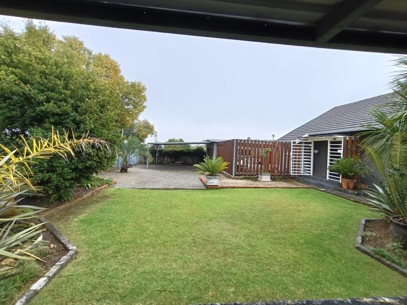 Spacious 3-Bedroom Home with Separate Flat – Prime Main Street Location! - Photo 1