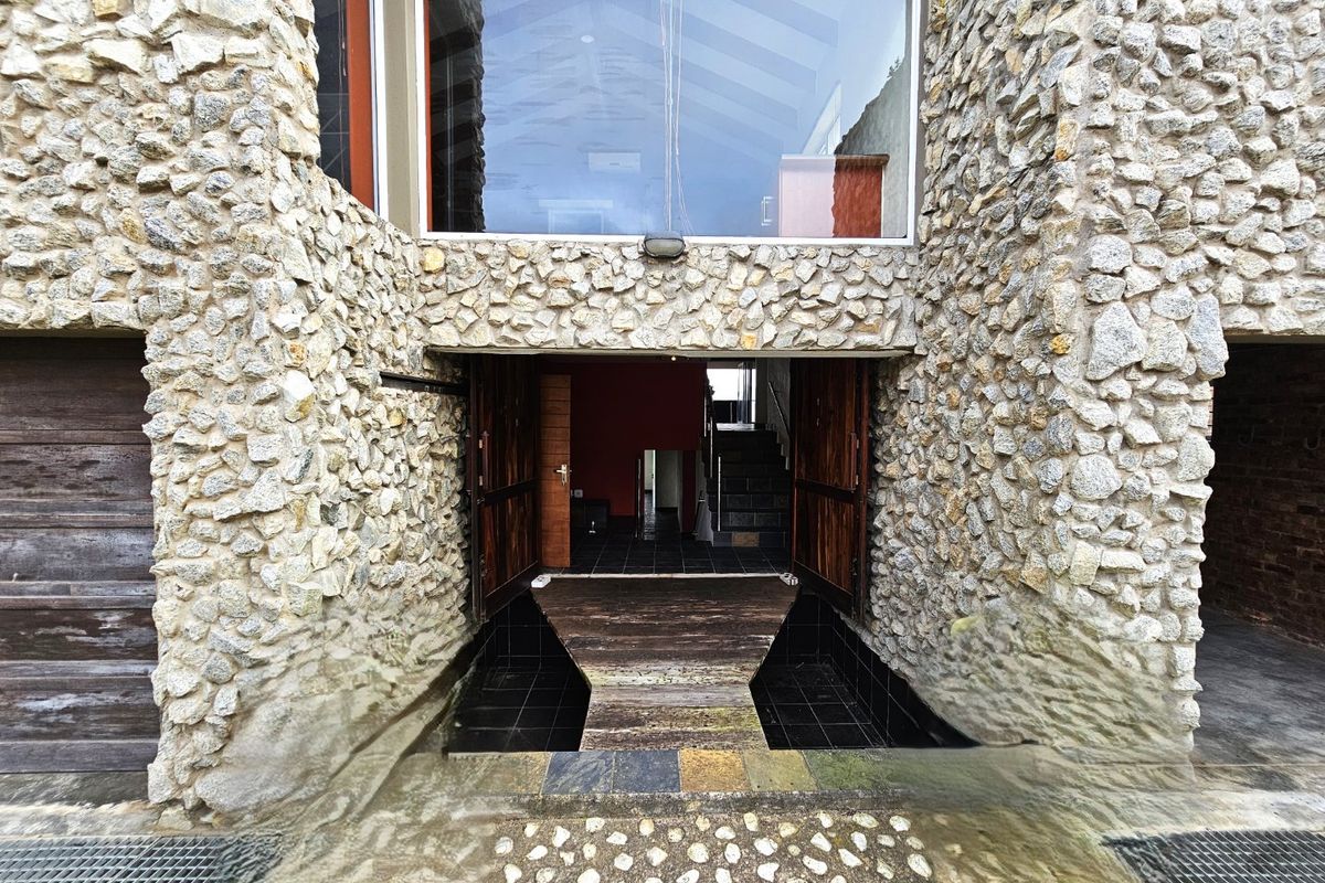 WHERE LUXURY MEETS TRANQUILITY - Photo 2