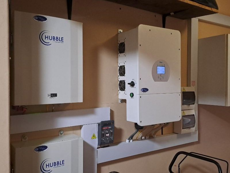 Spacious Family Home - Neat as a pin! - Photo 9