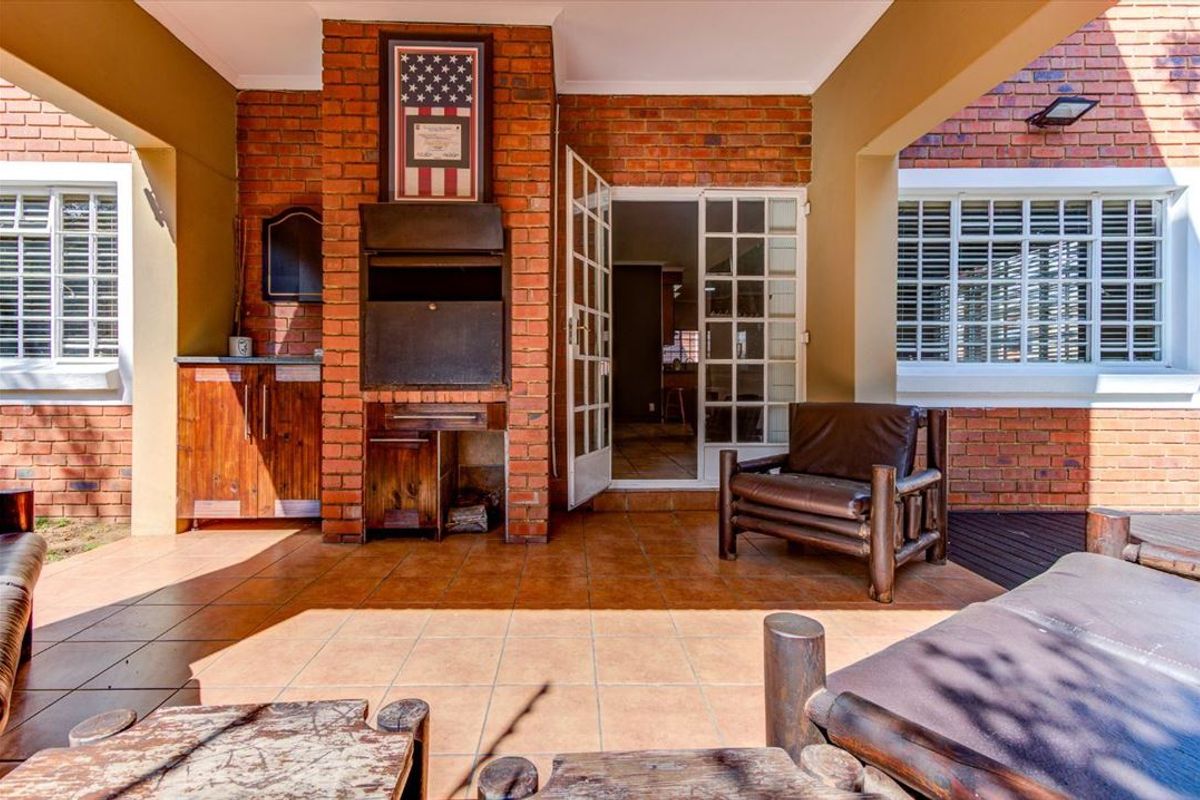 Well-Appointed 3-Bedroom Home with Ample Storage - Photo 3