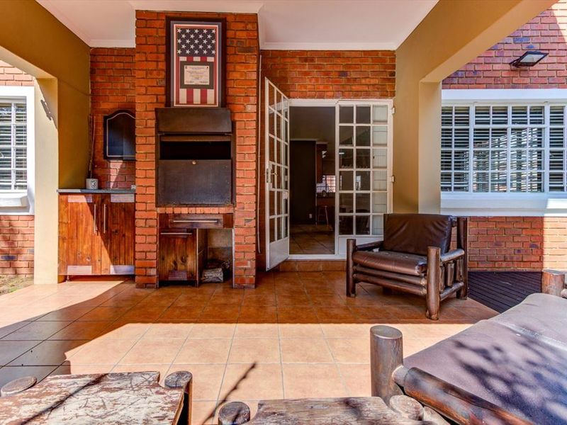 Well-Appointed 3-Bedroom Home with Ample Storage - Photo 3