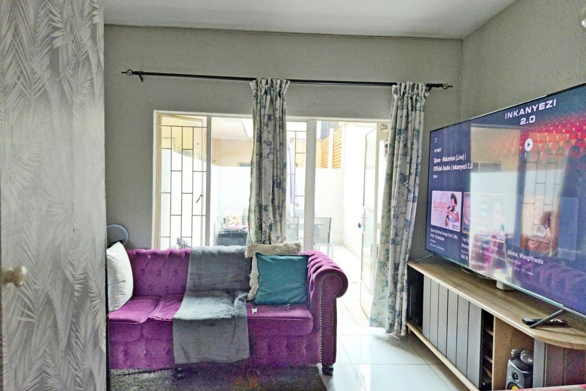 Spacious bachelor apartment for sale - Photo 4