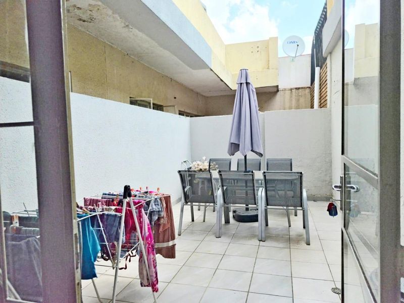 Spacious bachelor apartment for sale - Photo 7