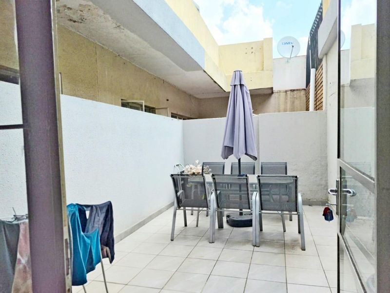 Spacious bachelor apartment for sale - Photo 6