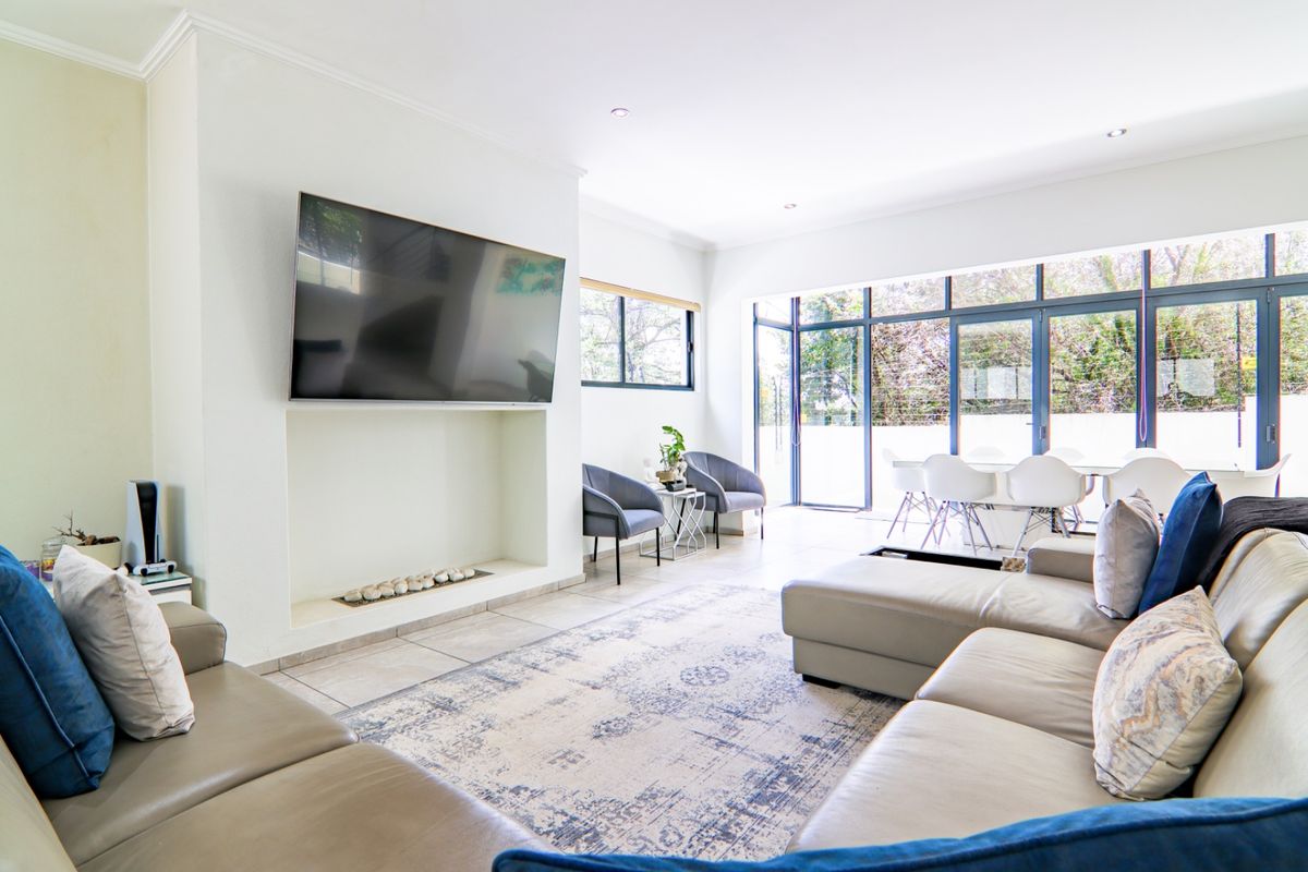 3 Bedroom 2,5 Bathroom TownHouse for sale - Photo 3