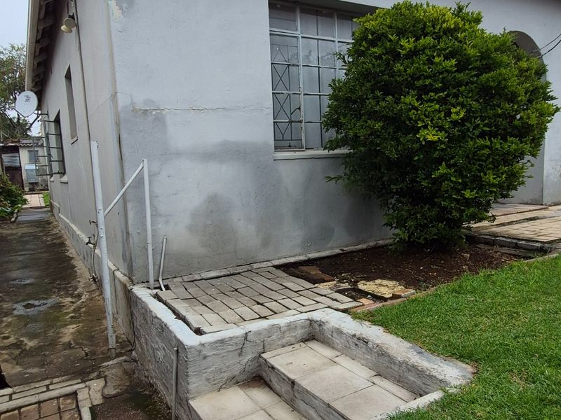 10 Bedroom Student Commune For Sale - Photo 3