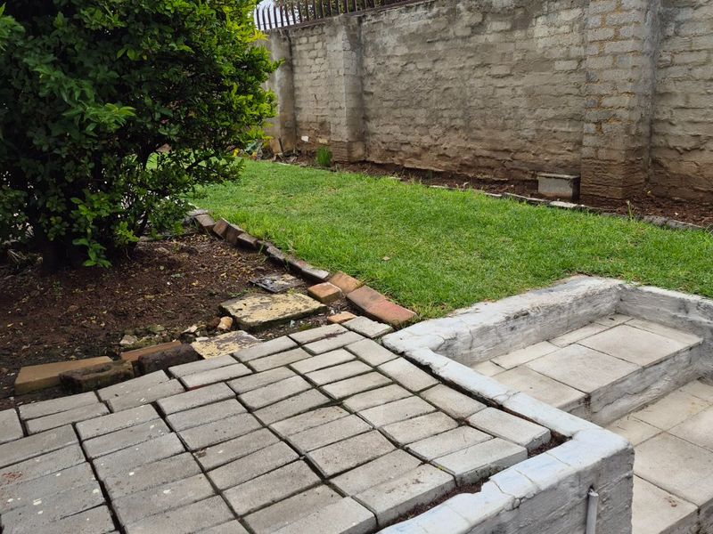 10 Bedroom Student Commune For Sale - Photo 4