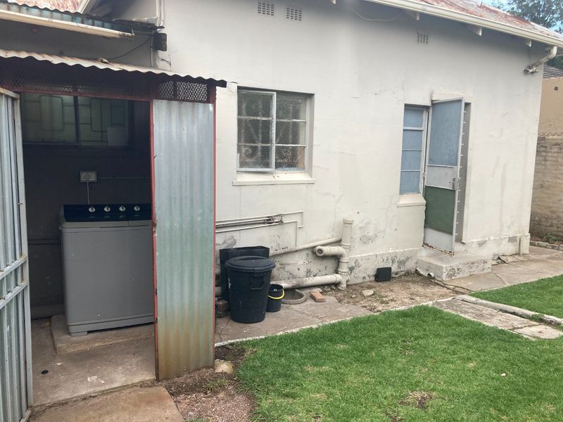 10 Bedroom Student Commune For Sale - Photo 6