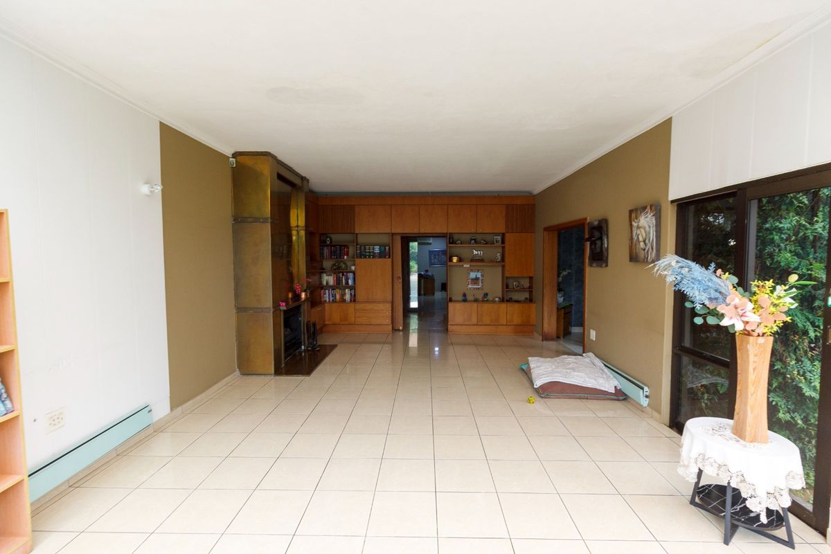 Stunning Double-Storey Home with Breathtaking Views in Horison Park - Photo 3