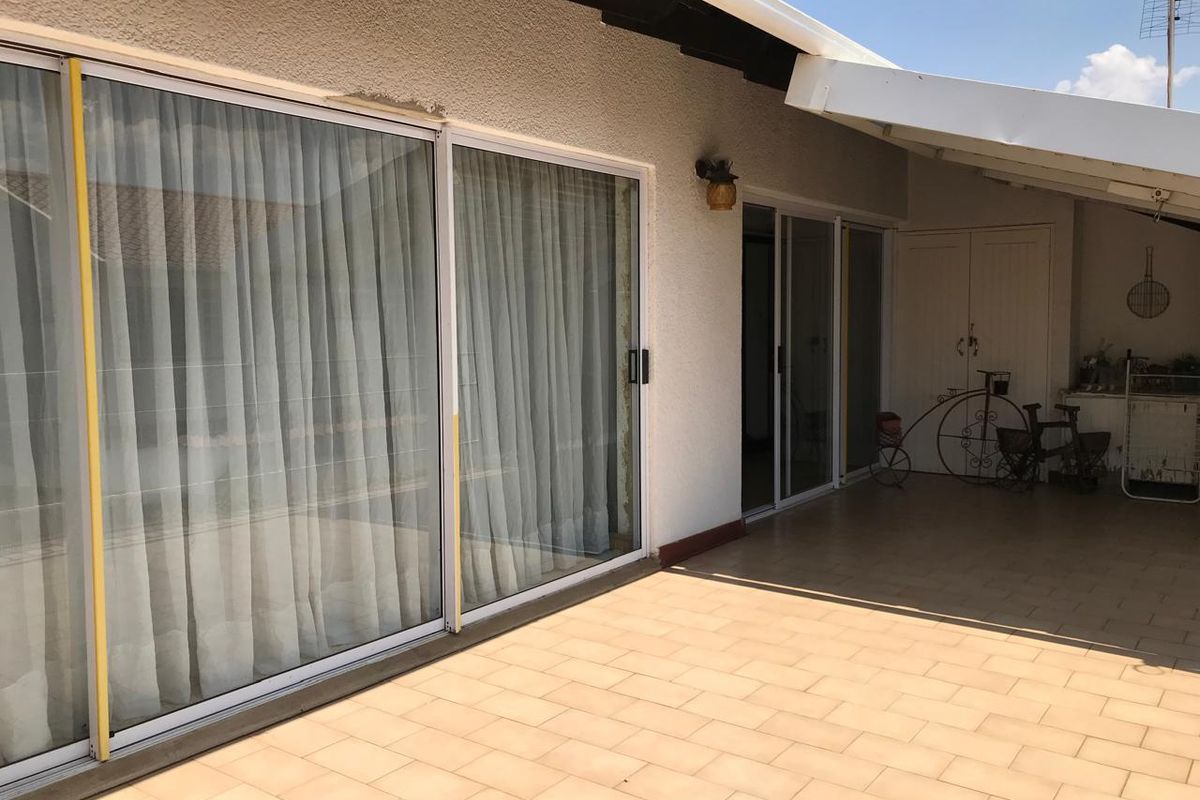 Townhouse with Flatlet for sale in Flamwood - Photo 3