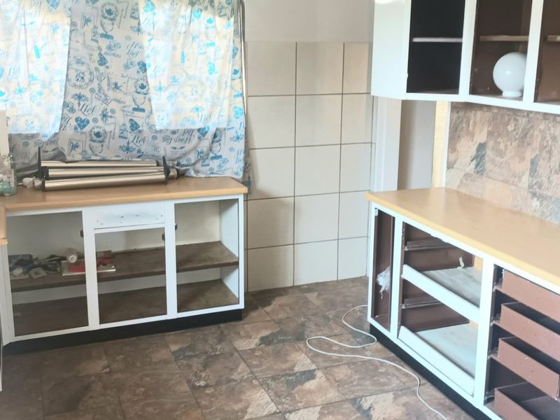 LOOKING FOR THE PERFECT HOME LITTLE TLC - Photo 7