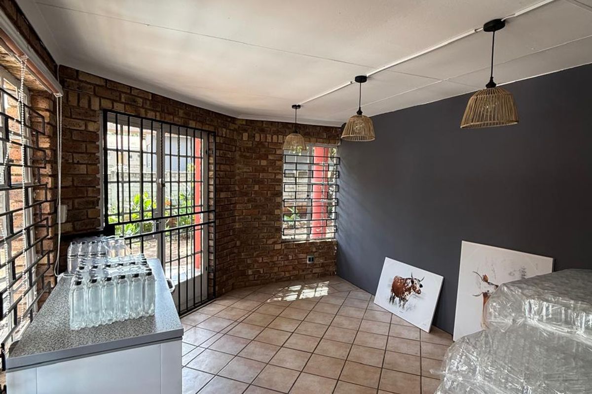 Commercial Space to Rent - Available 1 May 2026 - Photo 4