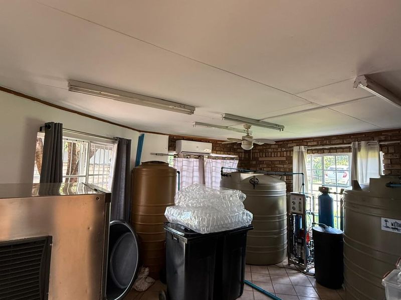 Commercial Space to Rent - Available 1 May 2026 - Photo 9