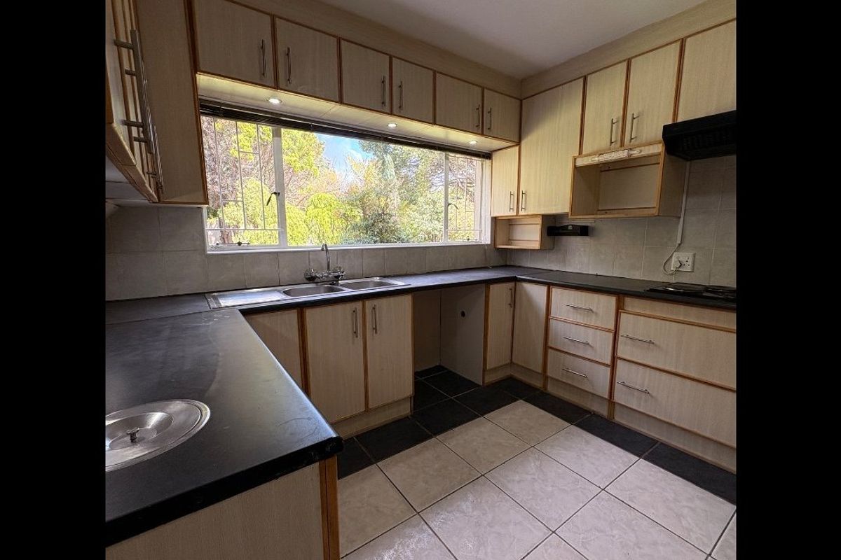 MOVE-IN READY FAMILY DREAM HOME IN LA HOFF – WITH BOREHOLE - Photo 5