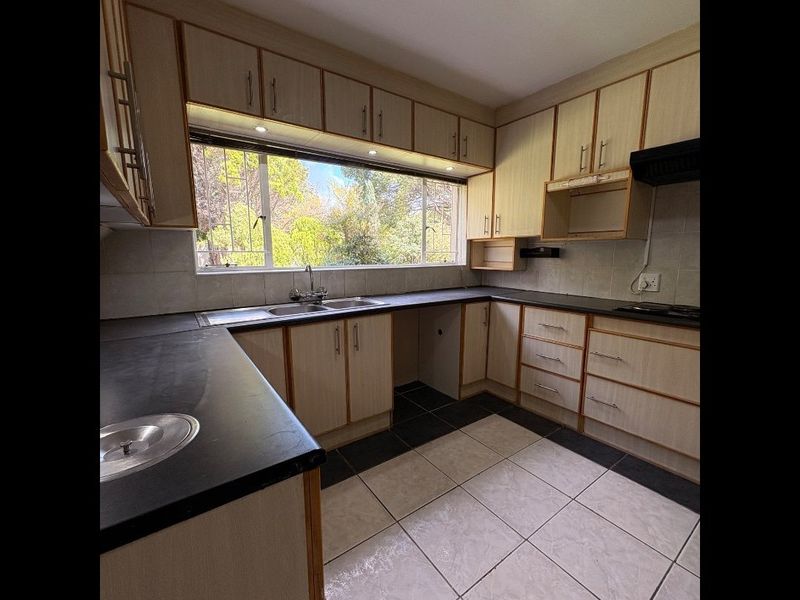 MOVE-IN READY FAMILY DREAM HOME IN LA HOFF – WITH BOREHOLE - Photo 5