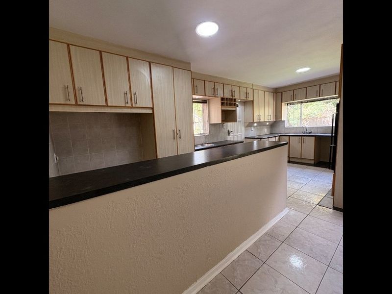 MOVE-IN READY FAMILY DREAM HOME IN LA HOFF – WITH BOREHOLE - Photo 9