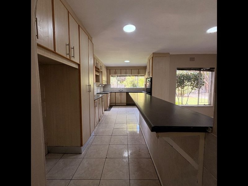 MOVE-IN READY FAMILY DREAM HOME IN LA HOFF – WITH BOREHOLE - Photo 8