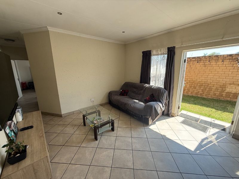 Safe & Spacious! - Photo 4