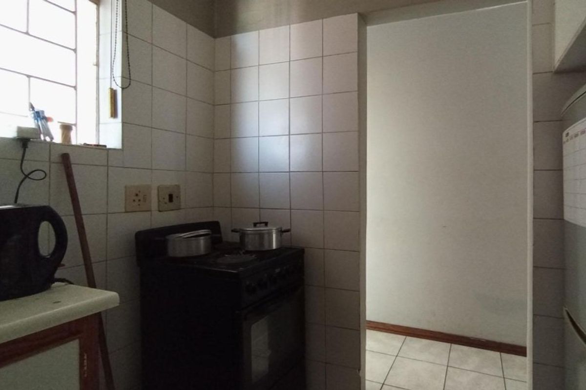 Spacious.5-Bedroom Apartment for Sale in Sunnyside - Photo 3