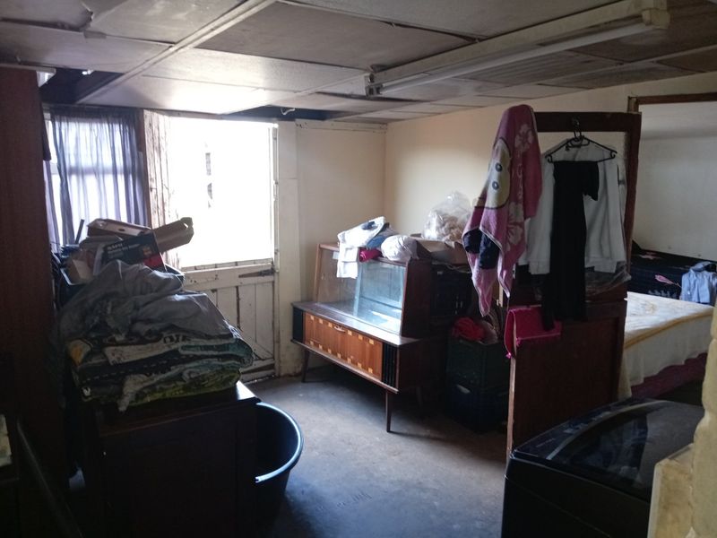 3-Bedroom House Available in Bontheuwel - Photo 8