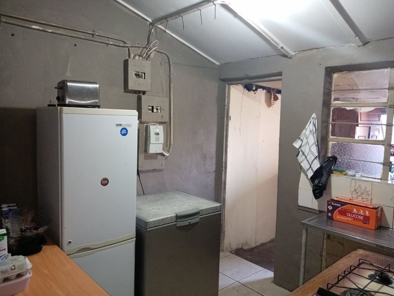 3-Bedroom House Available in Bontheuwel - Photo 5