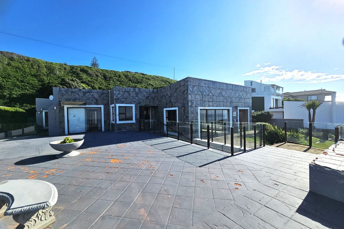 UPLIFTED & RENOVATION OPPORTUNITY  - Photo 3