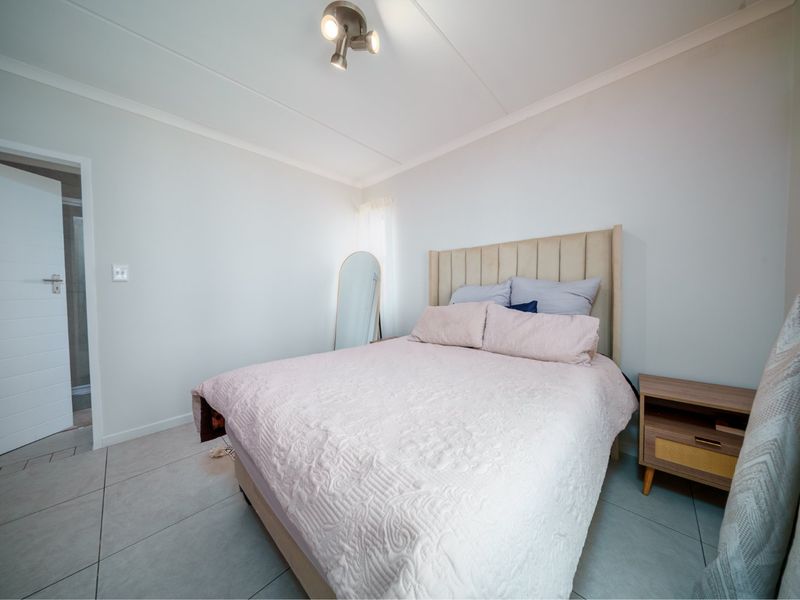 Stylish 1 Bedroom Apartment in Secure Red Ivory Lane! - Photo 10