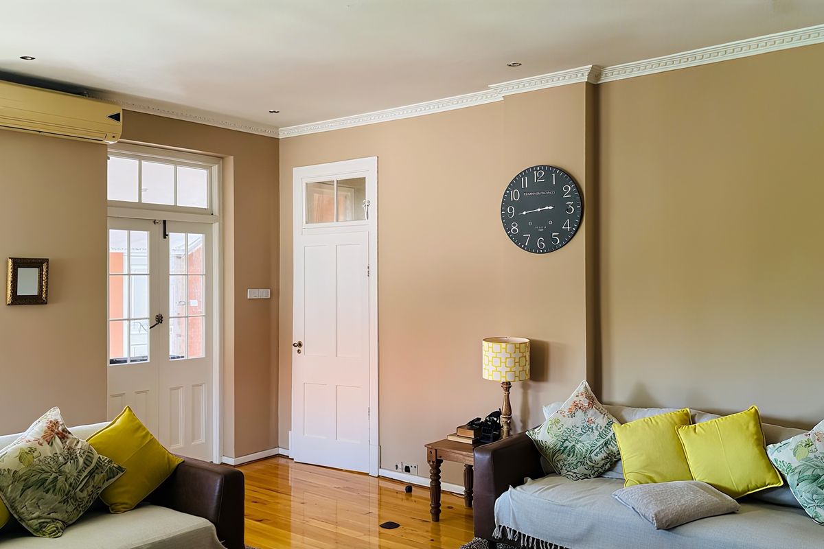 REDUCED TO SELL: Luxurious, Exclusive 3.5 Beds Penthouse with Private Rooftop Courtyard and Pool in Bulwer - Photo 5