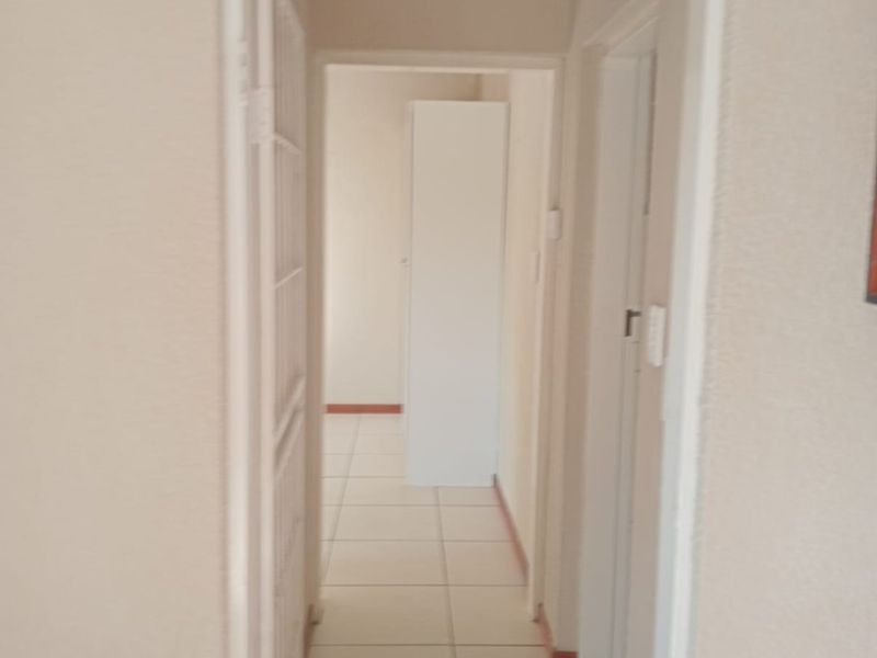 Pet Friendly Unit Glen Marais  - Photo 9