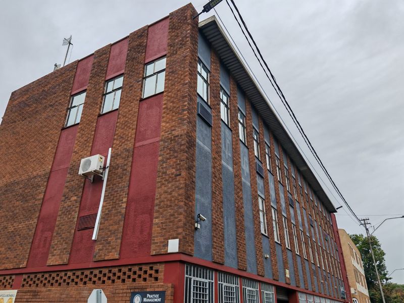 Commercial Property for Rent in the Heart of Braamfontein Werf. - Photo 2