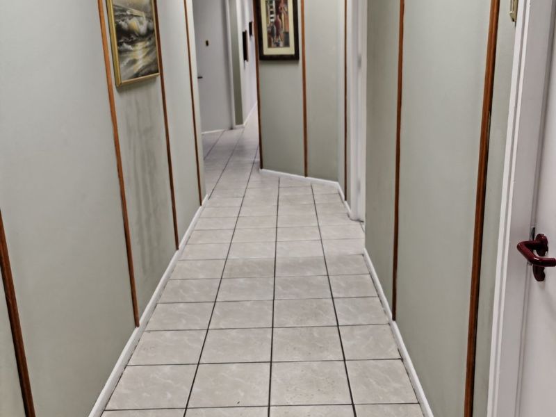 Commercial Property for Rent in the Heart of Braamfontein Werf. - Photo 6