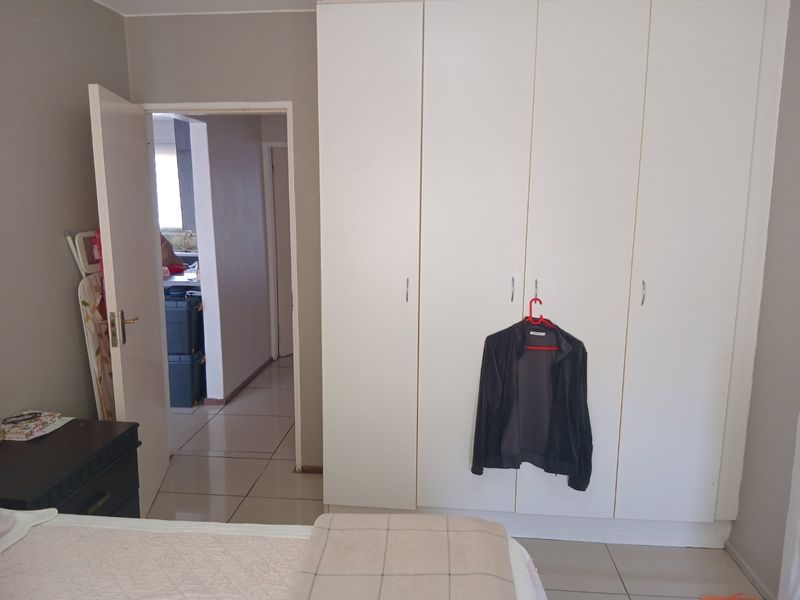 Newly renovated 2 bedroom 1 bathroom apartment is available for rent in Benoni. - Photo 10